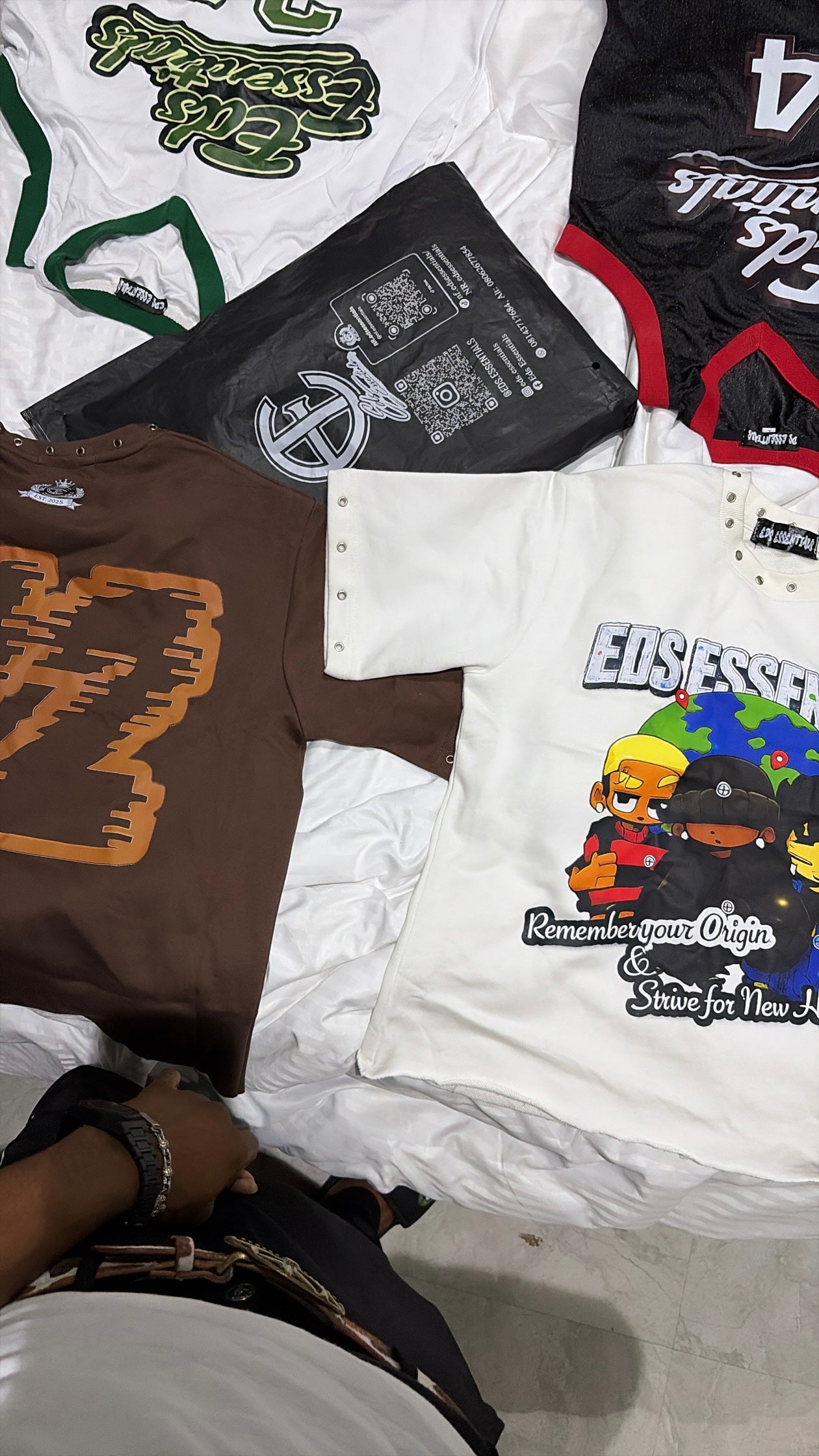 EDS ESSENTIALS LUXURIOUS TEES🛍️⚡️🔥
