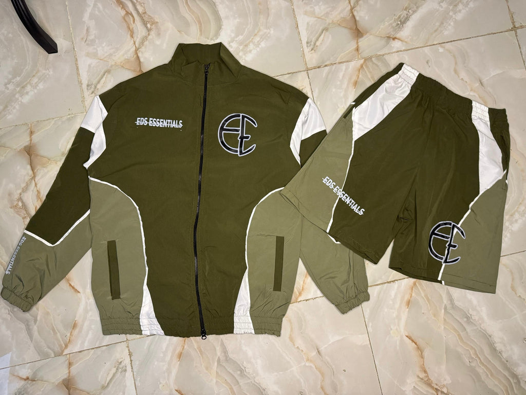 EDS ESSENTIALS TRACKSHORTS 🛍️🫧♨️